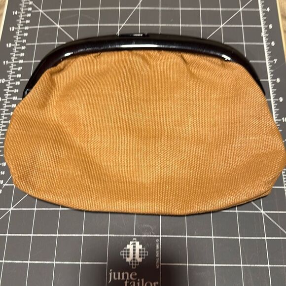 Vintage Italian Neutral Torstoise Shell Snap Jaw Clutch - Picture 1 of 3